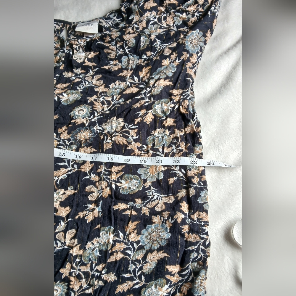 Knox Rose Multicolor Floral Top - Picture 5 of 9